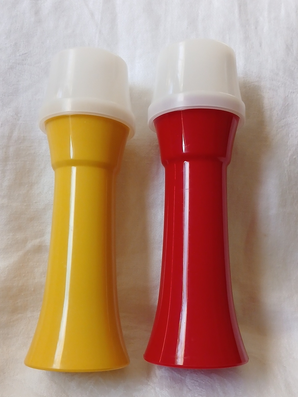 Tupperware Ketchup Mustard Keepers Containers Pump Dispensers with Lids